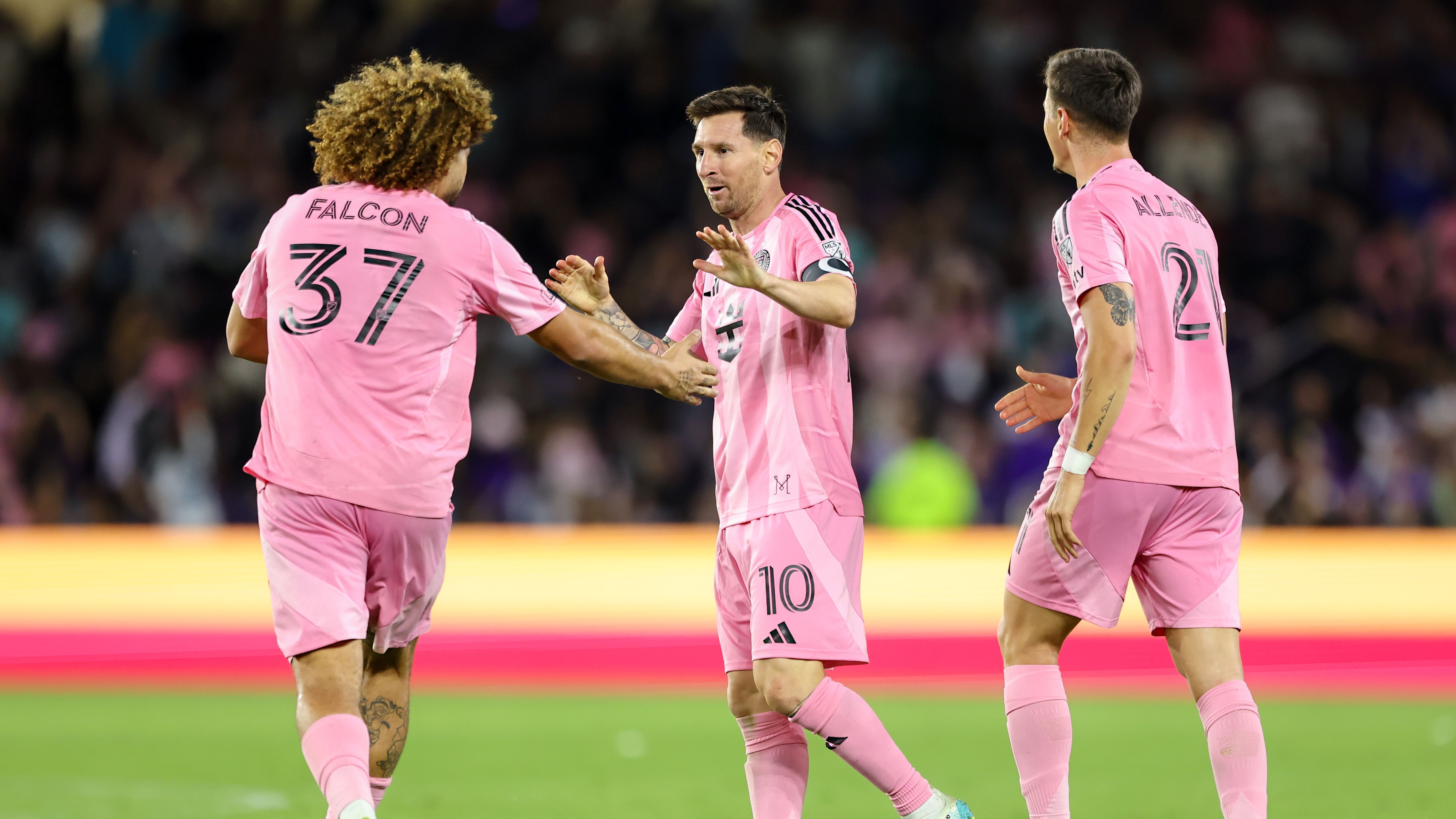 images-v3-getty-2264626413-crop-MM5DKMBQGU5DEOBRGU5G433XMU5DAORQ-GettyImages-2264626413