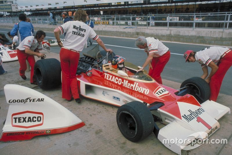images-mgl-6A31XKo2-s1000-f1-british-gp-1975-emerson-fittipaldi-mclaren