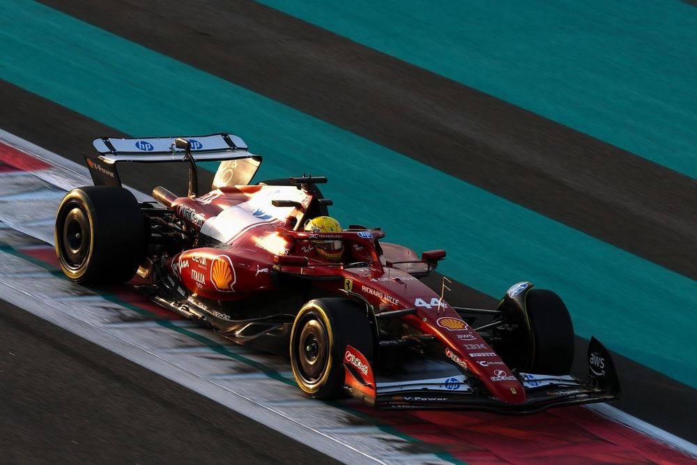 images-mgl-YWKwmZBY-s1000-lewis-hamilton-ferrari