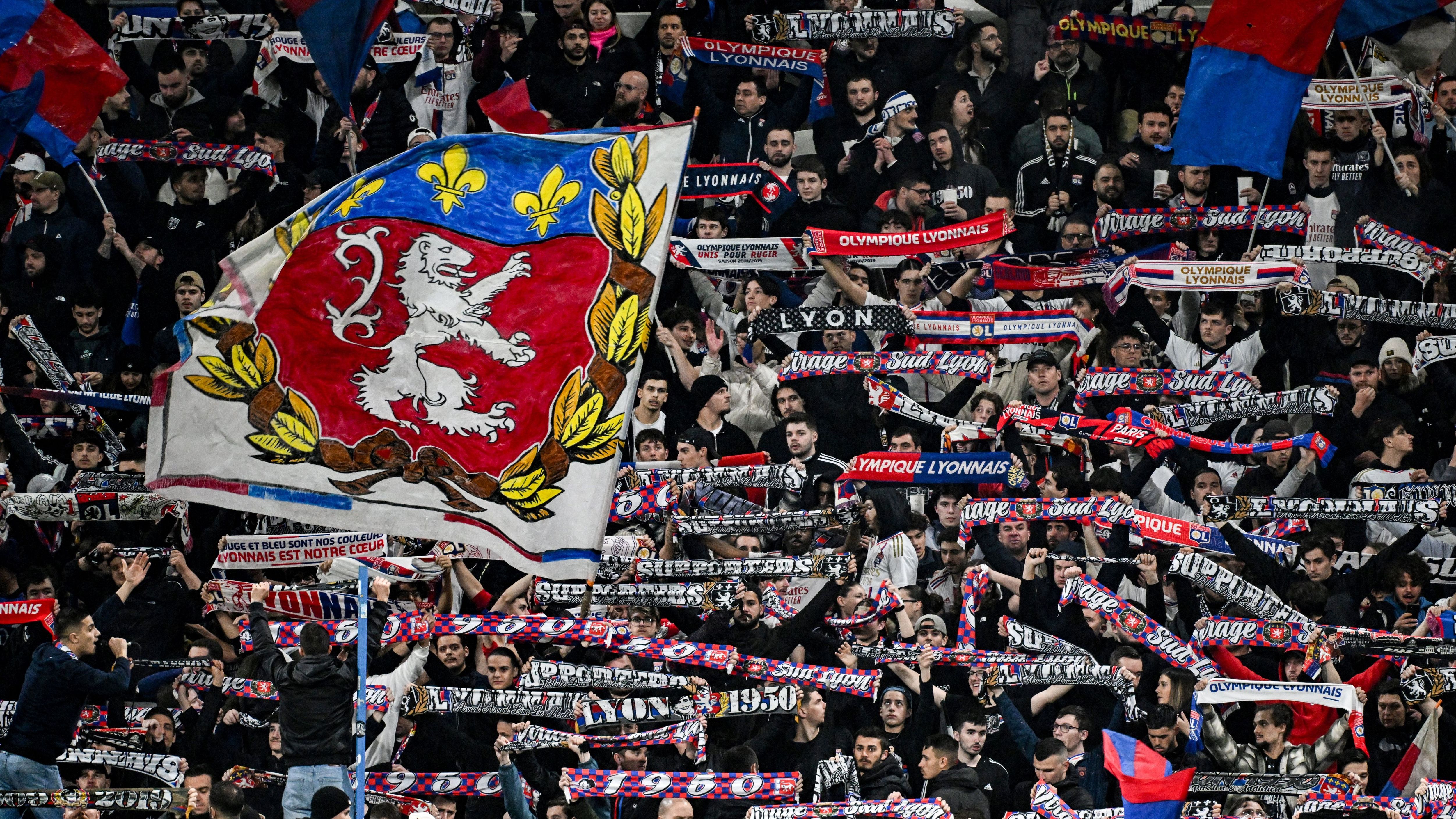 images-v3-getty-2118351318-crop-MM5DKMBQGQ5DEOBRGU5G433XMU5DAORSGYYQ====-GettyImages-2118351318