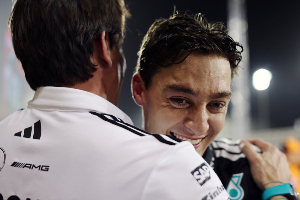 images-mgl-2jXP4Lp6-s1000-george-russell-mercedes-toto-w