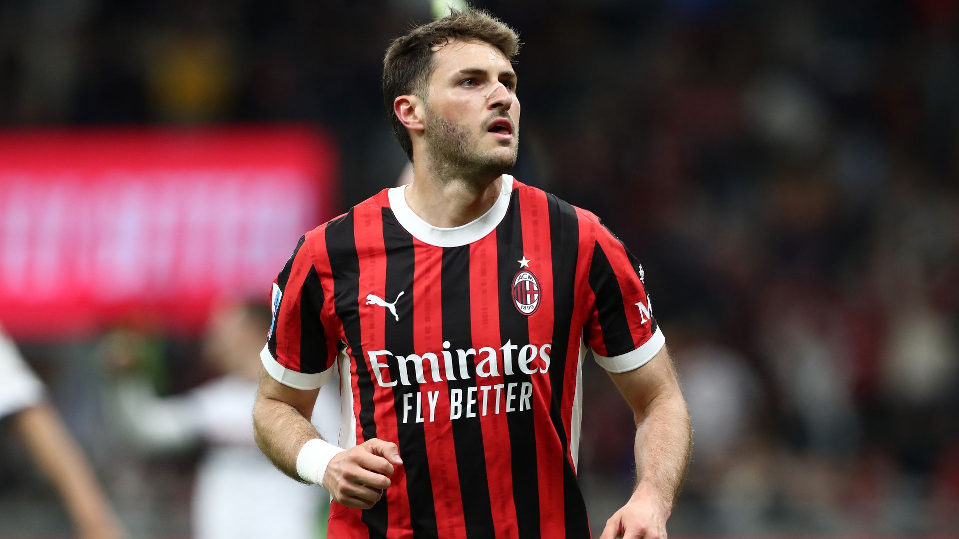 images-v3-bltd7cbf01d6615eb2f-Santiago%20Gimenez%20Milan%20Bologna