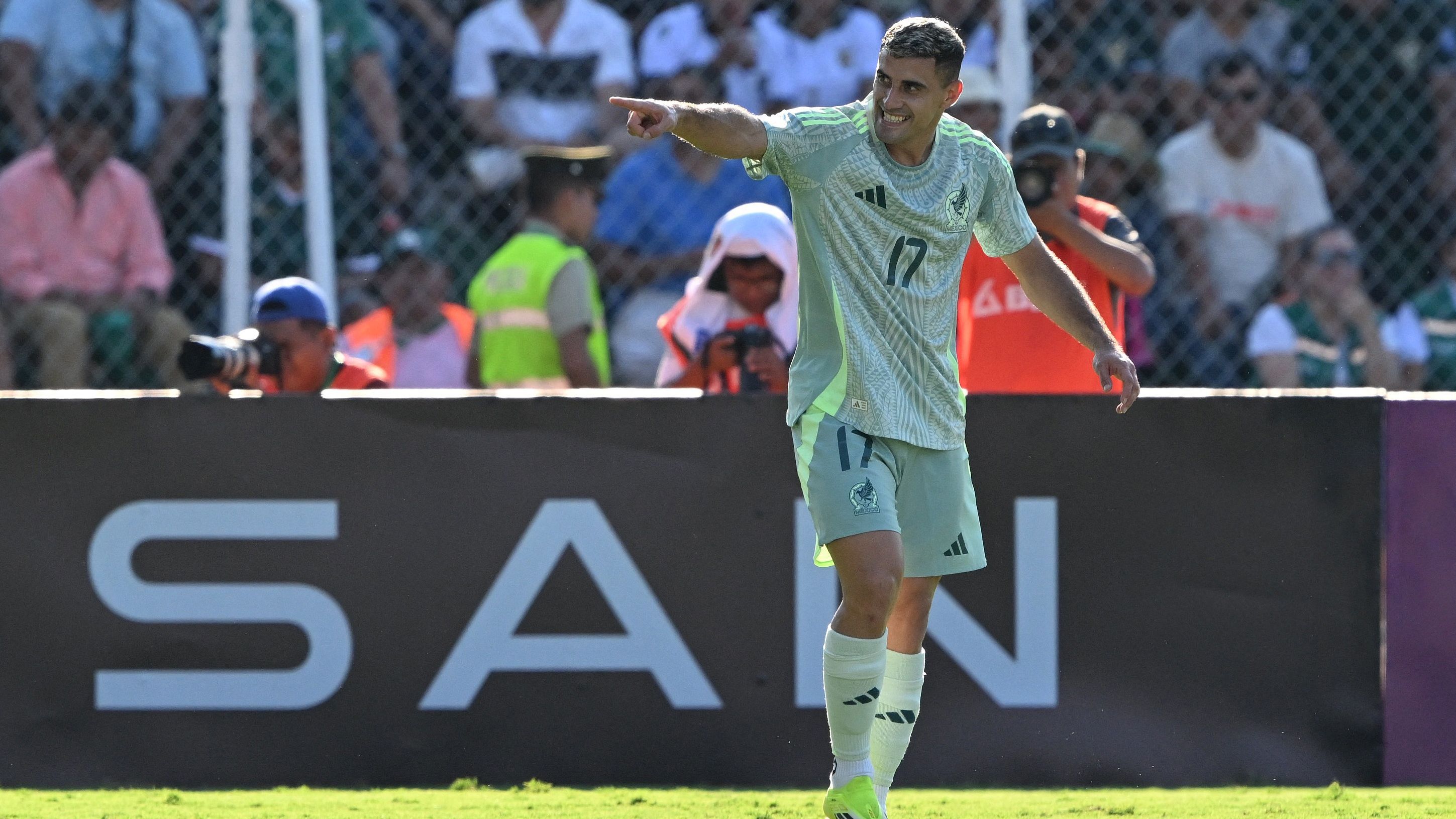 images-v3-getty-2257670368-crop-MM5DEOBZHA5DCNRTGA5G433XMU5DAORRGUYQ====-GettyImages-2257670368