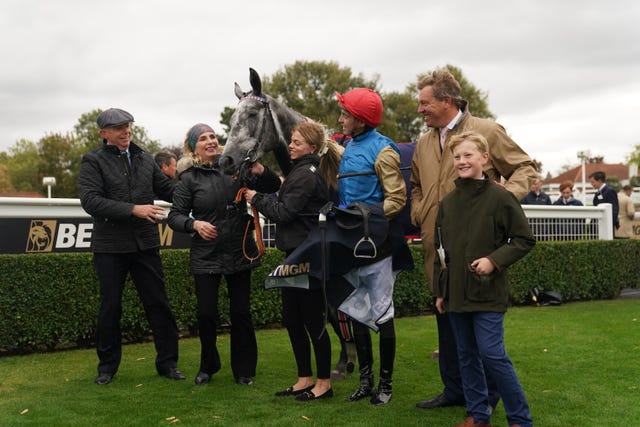 v2-image-production-2f9c6e2df8eb674d1ce521288afa05fbY29udGVudHNlYXJjaGFwaSwxNzU5NjczODEx-2.81874700