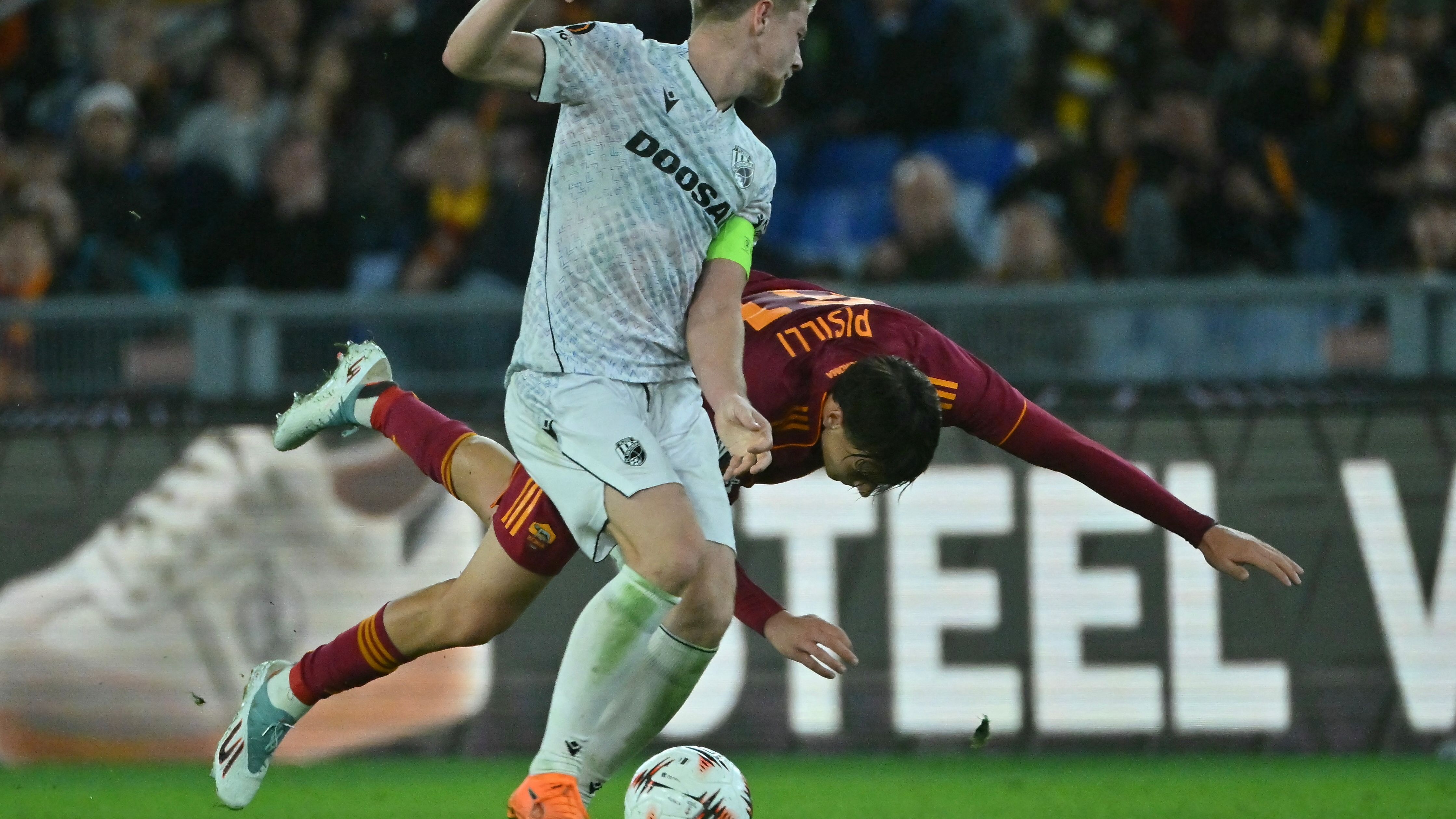 images-v3-getty-2242510232-crop-MM5DINBXHA5DENJRHE5G433XMU5DAORSGQ2Q====-GettyImages-2242510232