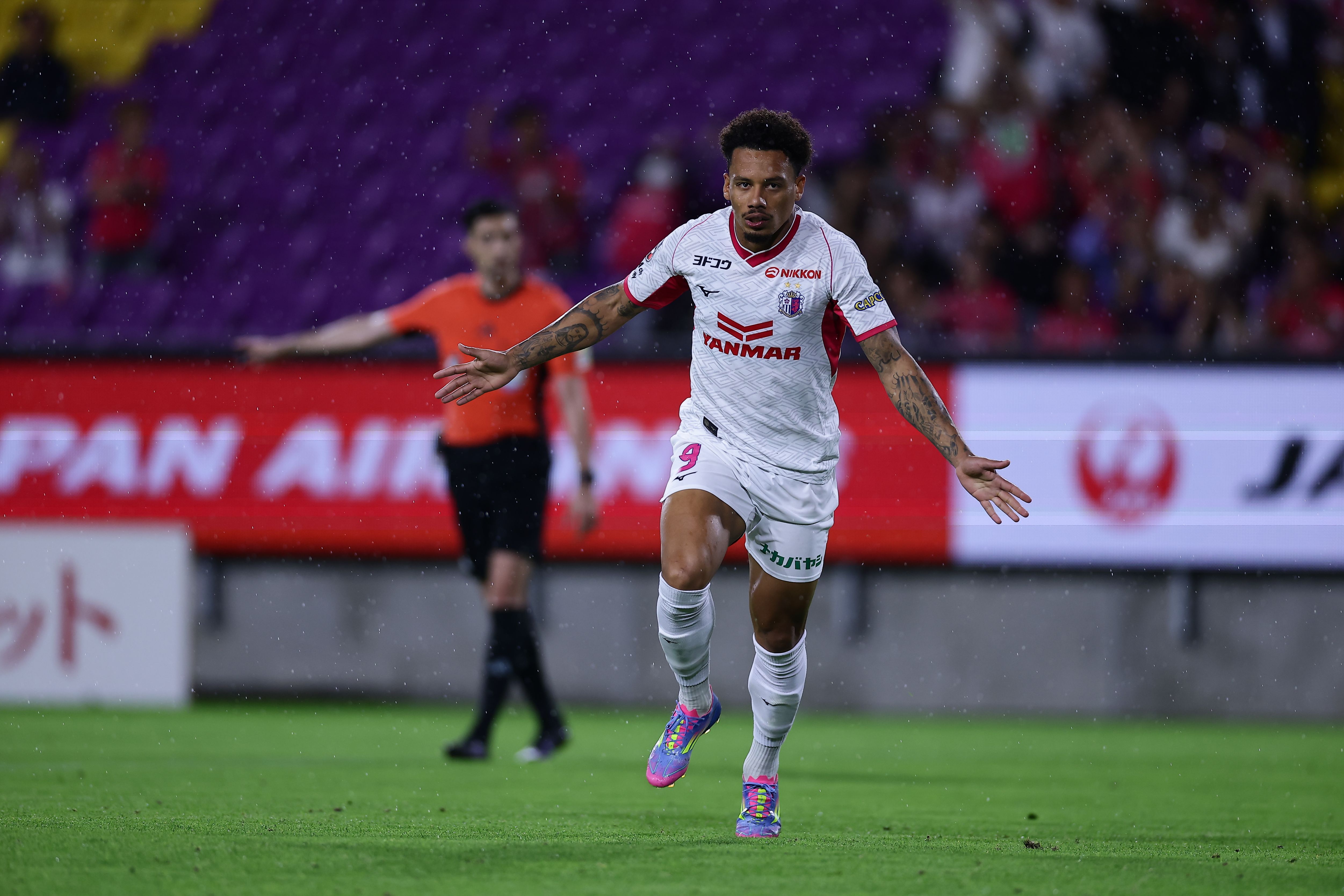 images-v3-blt7f7ae815ca1b78d7-GettyImages-2216261954