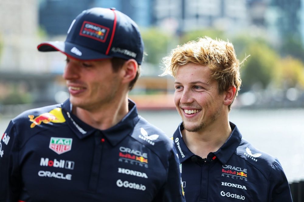images-mgl-0RrXLgv0-s1000-max-verstappen-red-bull-racing