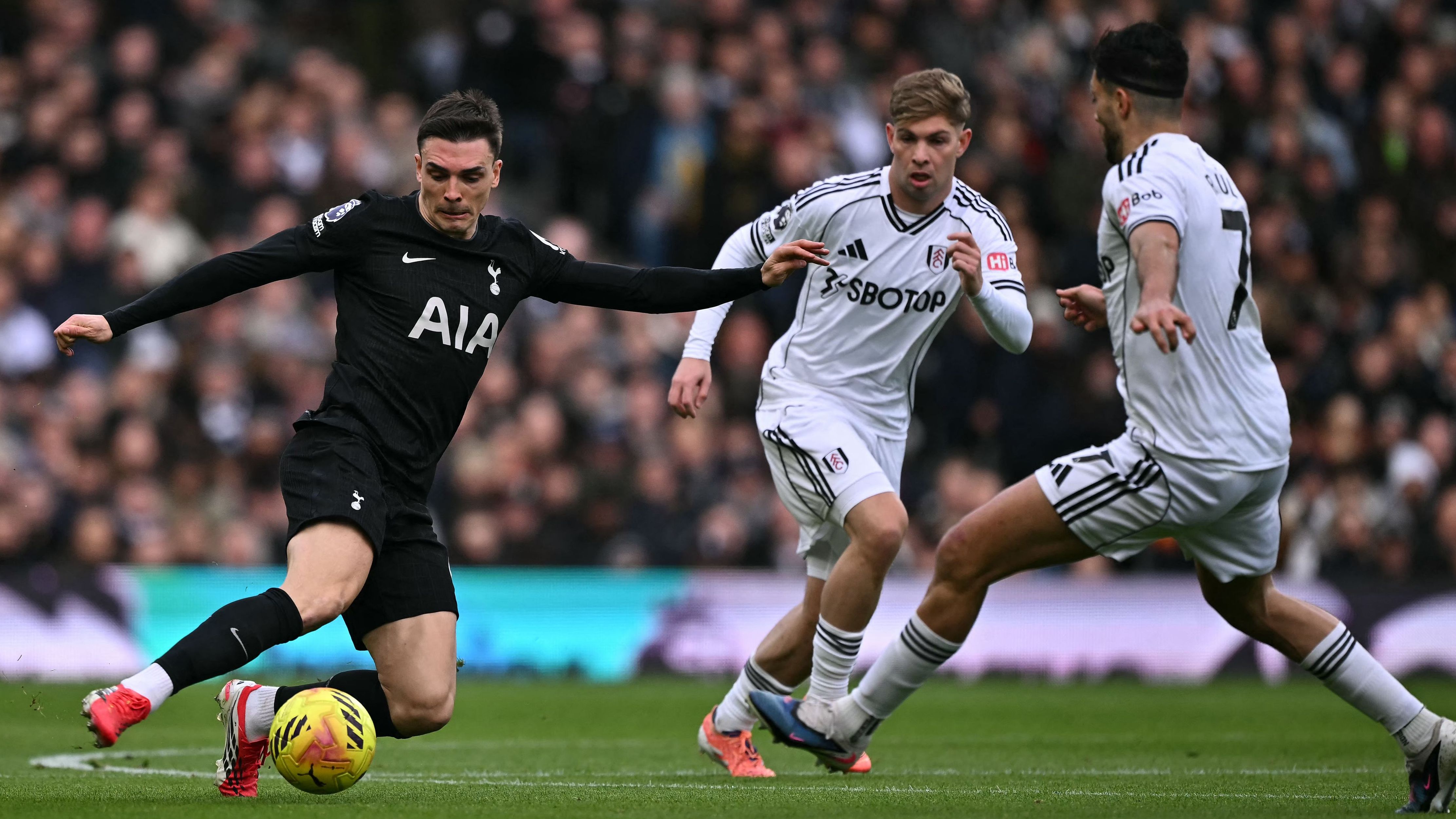 images-v3-getty-2263704302-crop-MM5DINBUGY5DENJQGE5G433XMU5DIMBUHI3TKNA=-GettyImages-2263704302