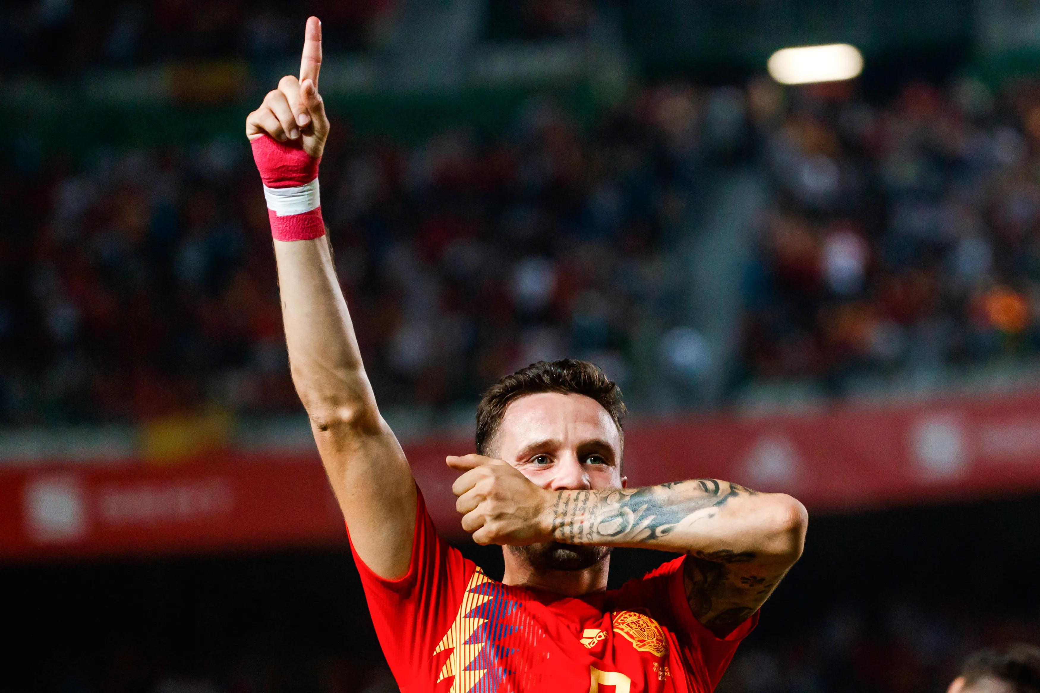 transform-7d9fbabc-1065-4b25-a300-e8a2a0787476-Spain-s-Saul-Niguez-celebrates-after-scoring-the-first-goal-during-the-UEFA-Nations-League-match-against-Croatia-on-September-11-2018-in-Elche-Spain