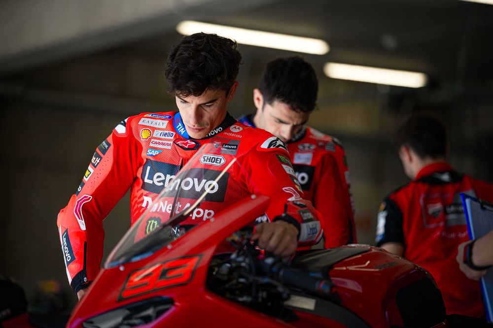 images-mgl-YW78zeDY-s1000-marc-marquez-panigale-v4-s-bal