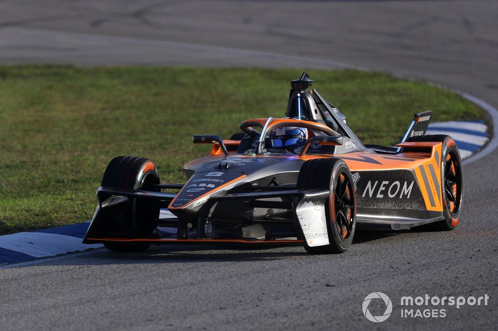 images-mgl-2eAoKx12-s1000-sam-bird-neom-mclaren-formula-