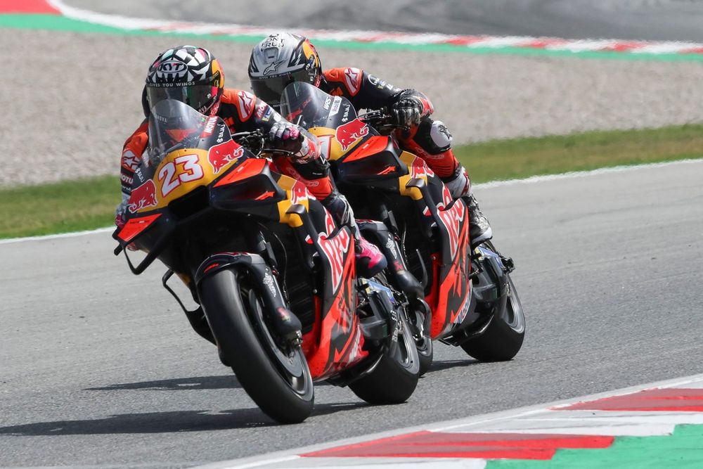 images-mgl-2wBNbWq0-s1000-enea-bastianini-red-bull-ktm-t
