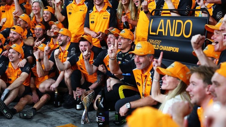 images-mgl-YE9wKNDY-s1000-lando-norris-mclaren-andrea-st