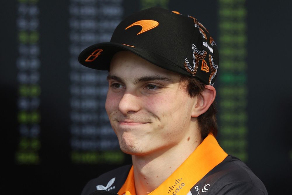 images-mgl-0a9mkor0-s1000-oscar-piastri-mclaren