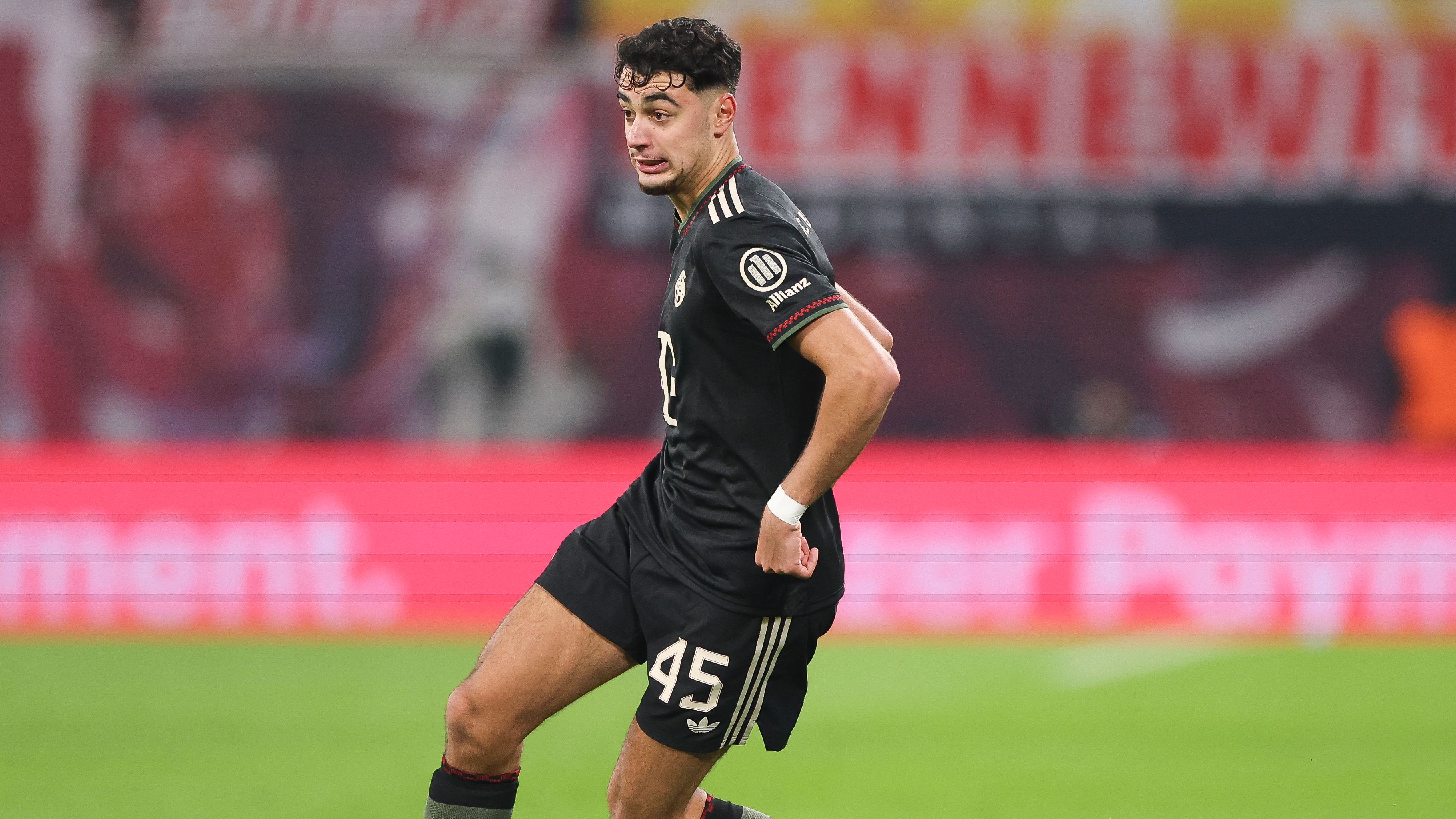 images-v3-getty-2256909923-crop-MM5DGNRTHE5DEMBUG45G433XMU5DMOJSHIYTCOI=-GettyImages-2256909923