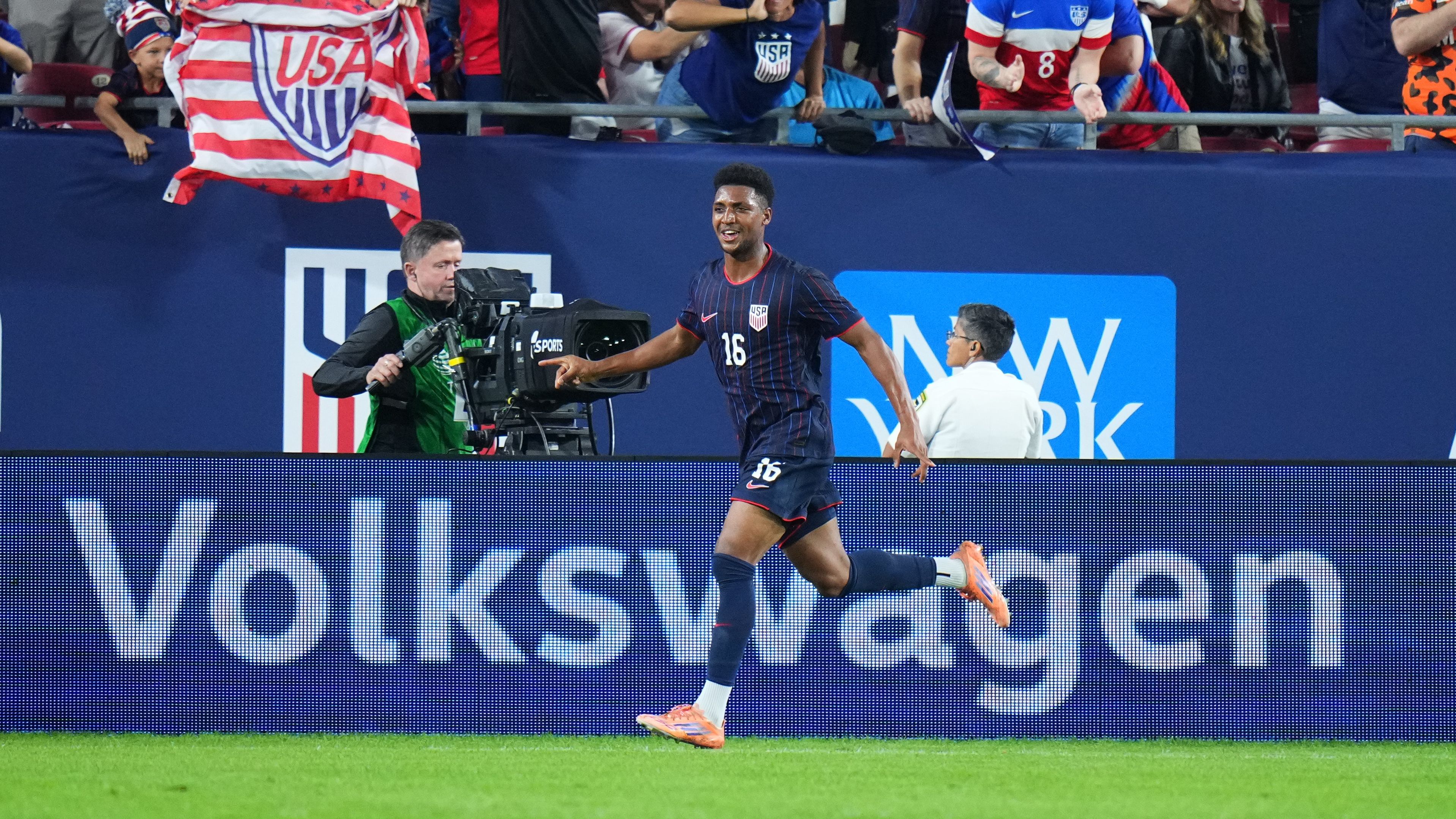 images-v3-getty-2247373271-crop-MM5DGOBTGU5DEMJVG45G433XMU5DKMBVHIYTAMZZ-GettyImages-2247373271