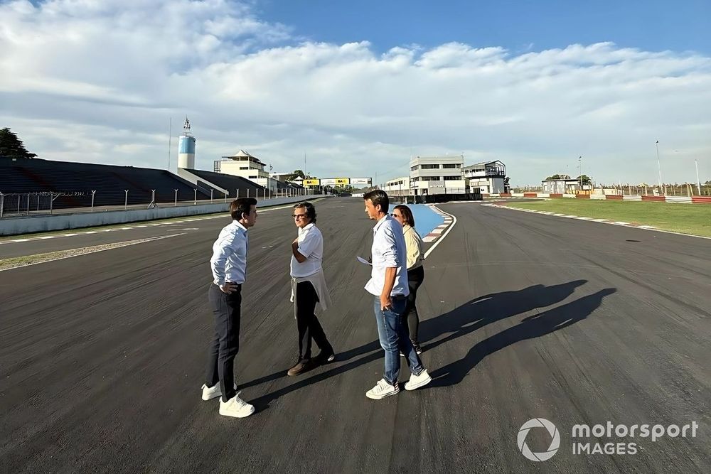 images-mgl-YW7xQjOY-s1000-carlos-ezpeleta-argentina