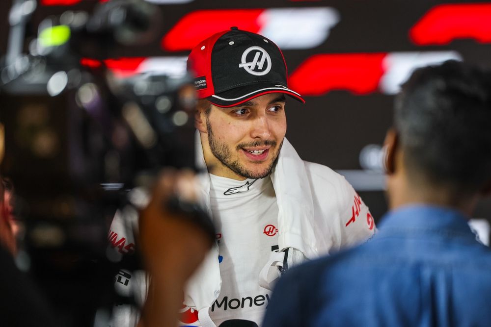 images-mgl-0k7WajV0-s1000-esteban-ocon-haas-f1-team