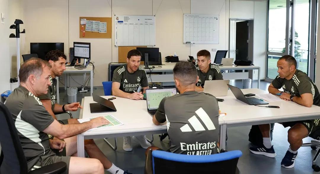 transform-cc264f53-12cf-4773-86de-da7998779dce-Gs_xasyXAAAYyh8