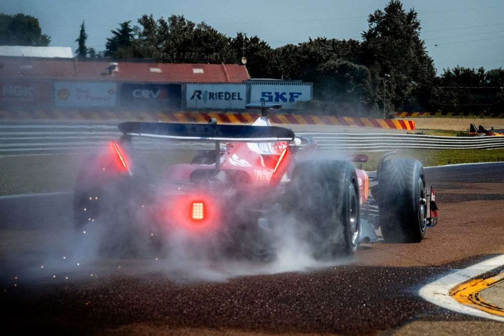 images-mgl-YN1eqZb2-s1000-ferrari-sf-25-fiorano-pirelli-