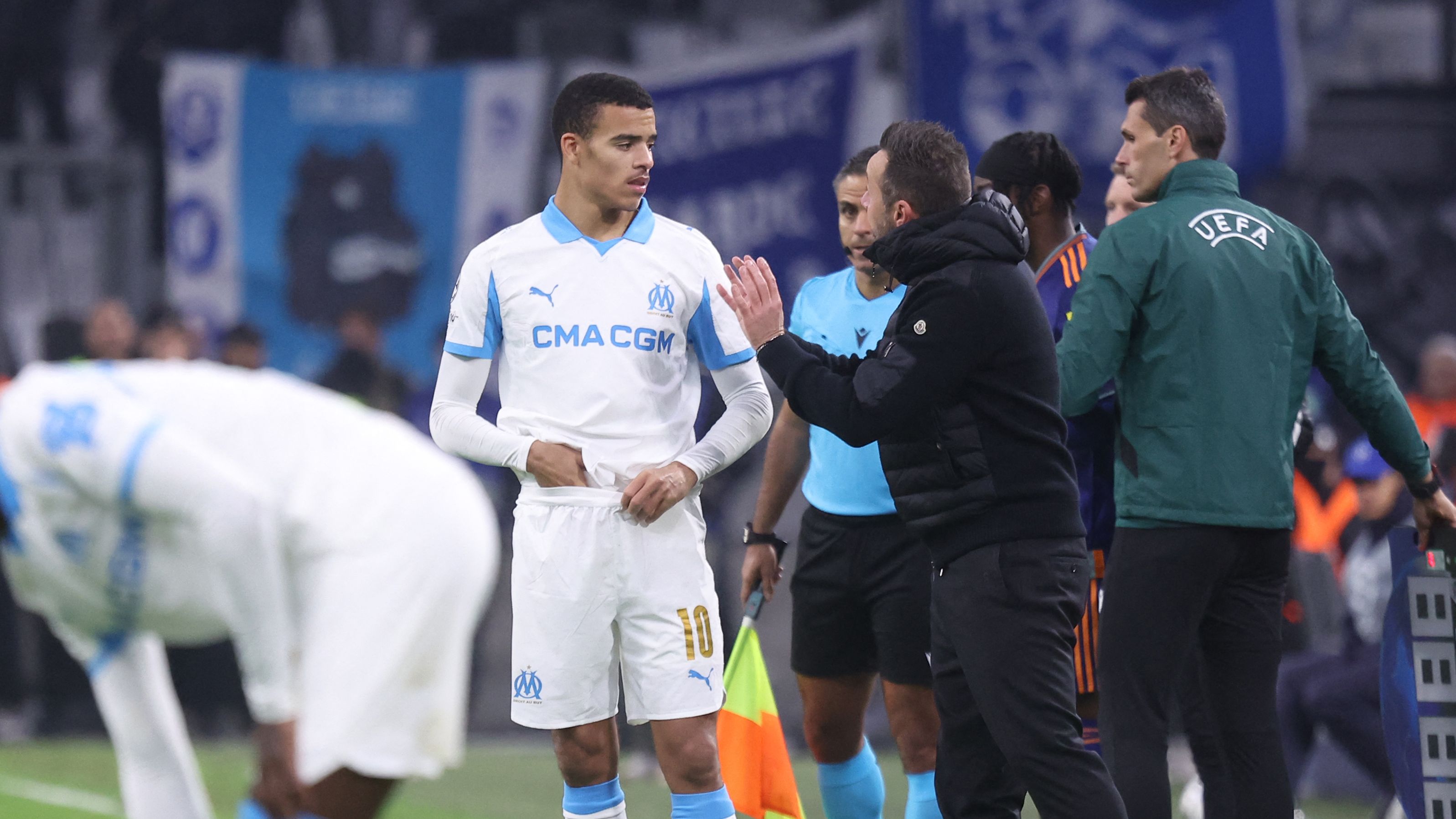 images-v3-getty-2247902085-crop-MM5DGMJZGQ5DCNZZGY5G433XMU5DKNJYHIZDANY=-GettyImages-2247902085