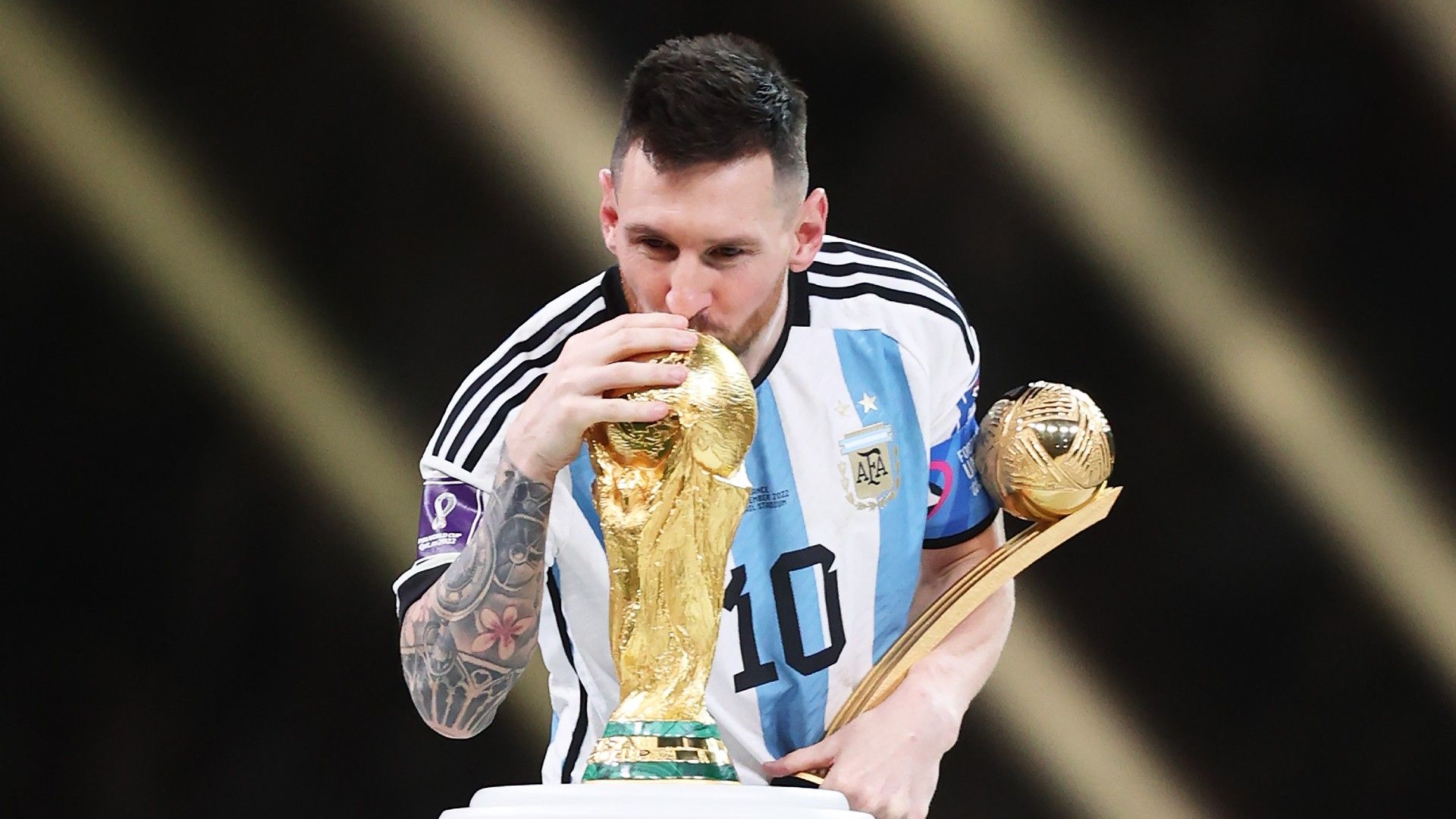 images-v3-blt27af8f78cefa5c3f-crop-MM5DCOJSGA5DCMBYGA5G433XMU5DMORQ-messi_world_cup
