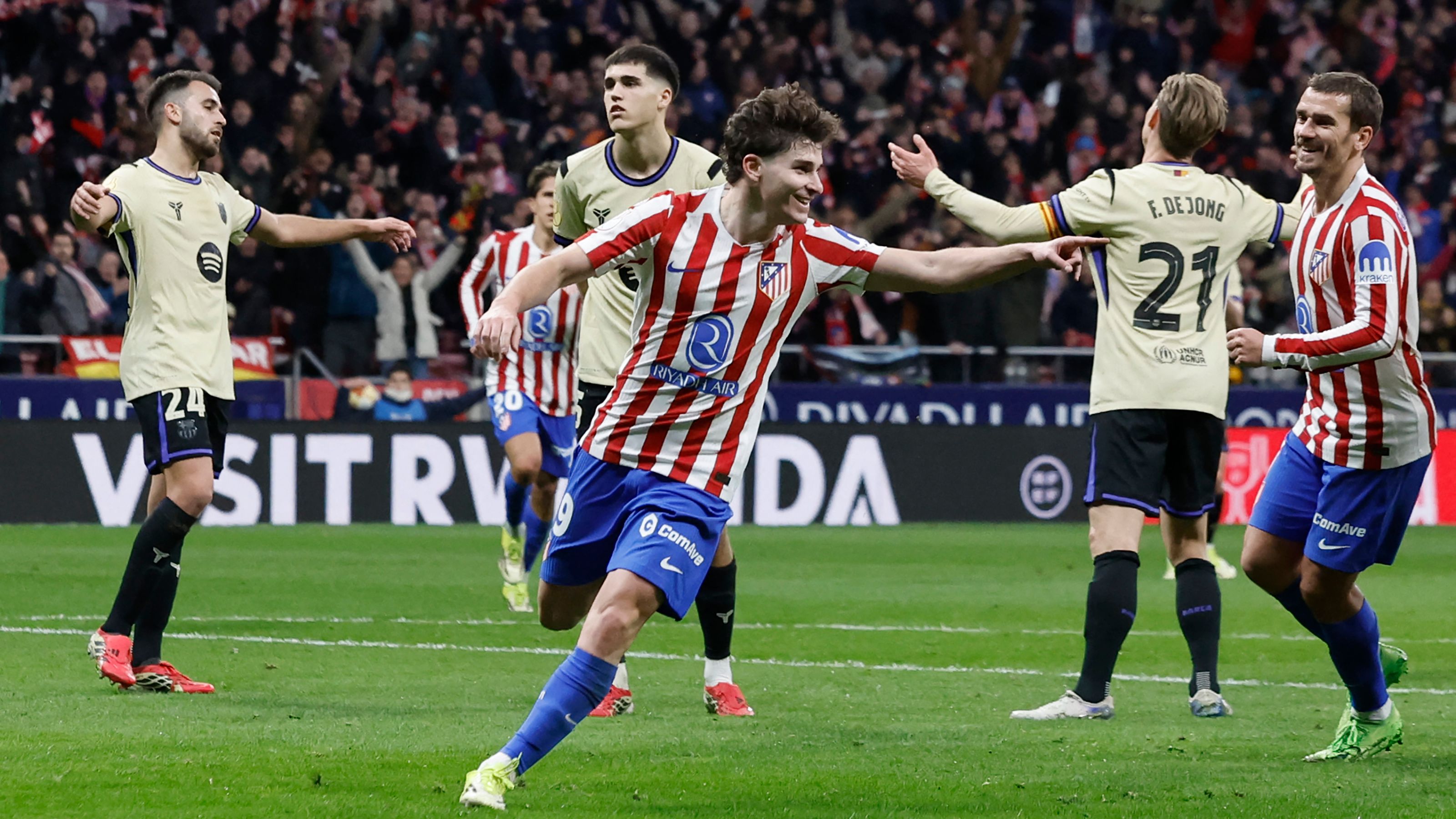 images-v3-blt1e6154863e4c2acf-crop-MM5DGMRQGA5DCOBQGA5G433XMU5DAORRGY3A====-GettyImages-2260802045