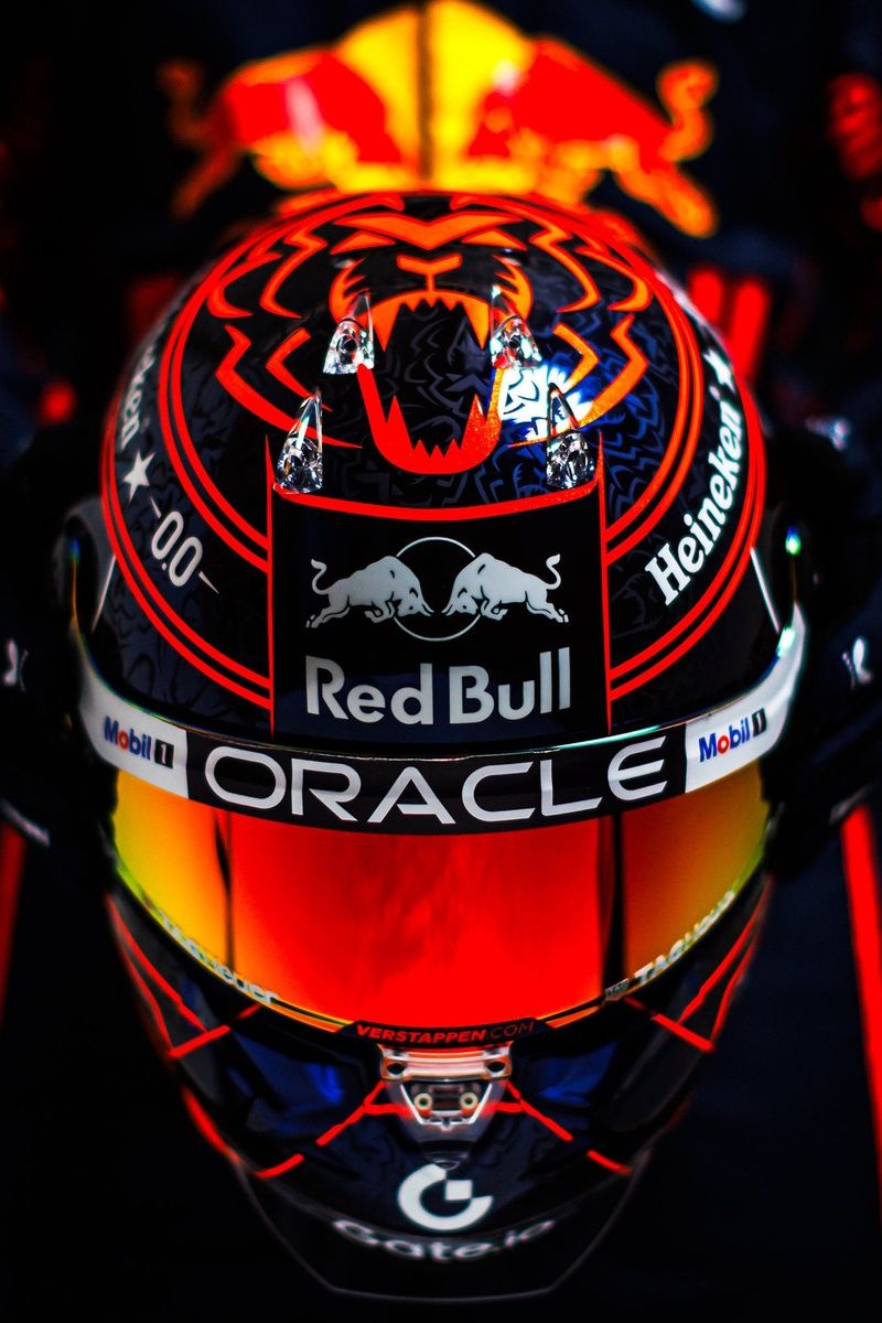 images-mgl-YBeBmRz2-s1000-helmet-of-max-verstappen-red-b