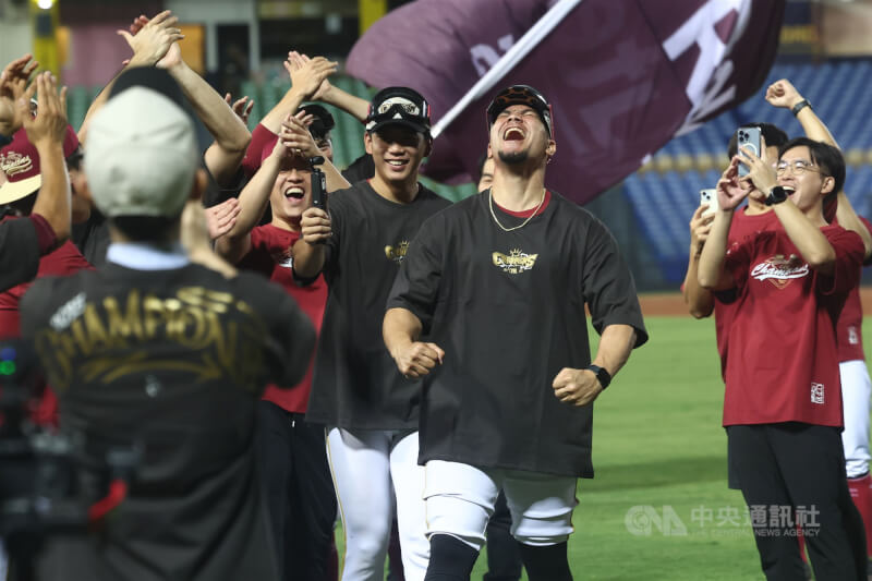 www-WebPhotos-800-20251028-2000x1333_wmky_04405485847898_202510280005000000