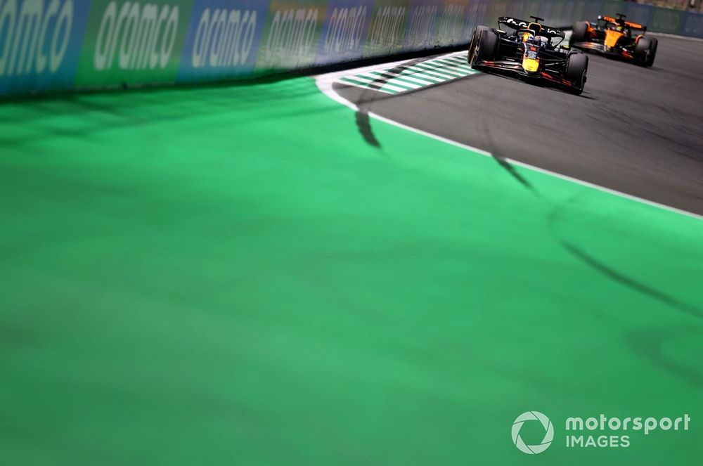 images-mgl-2eAKxna2-s1000-oscar-piastri-mclaren-max-vers