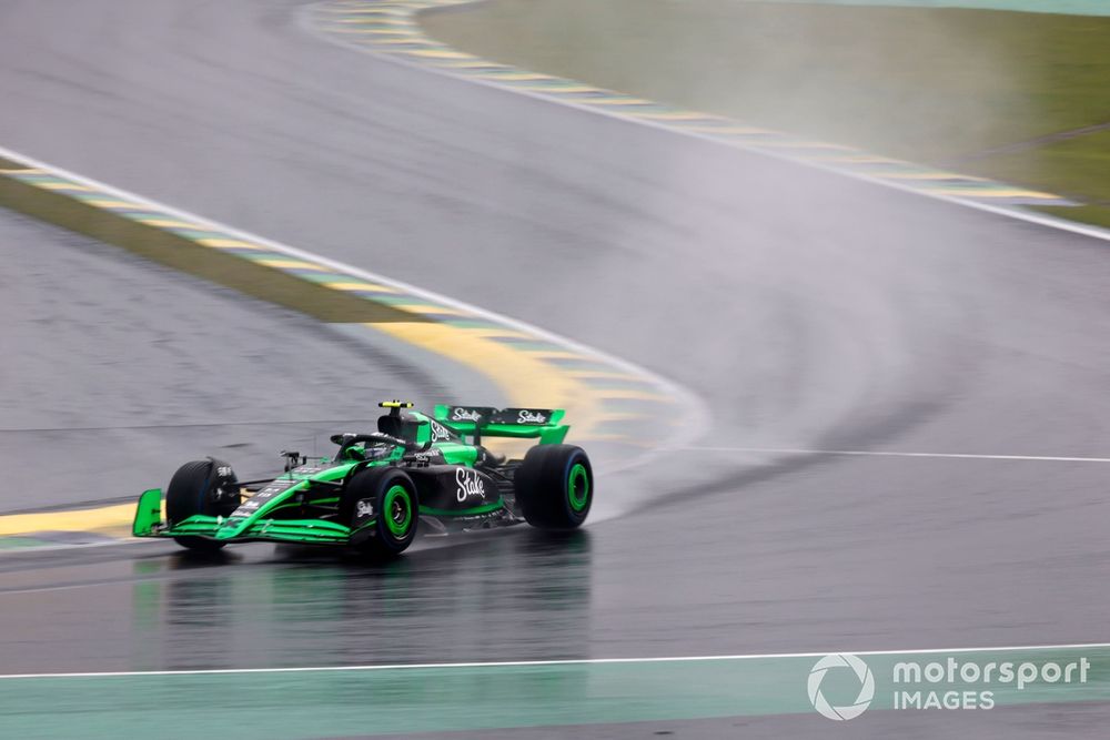 images-mgl-27vky130-s1000-zhou-guanyu-stake-f1-team-kick