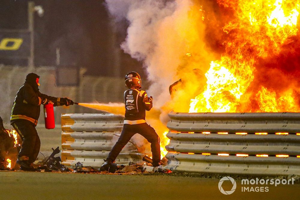 images-mgl-2y3WLEo6-s1000-fire-marshals-deal-with-the-fl-1