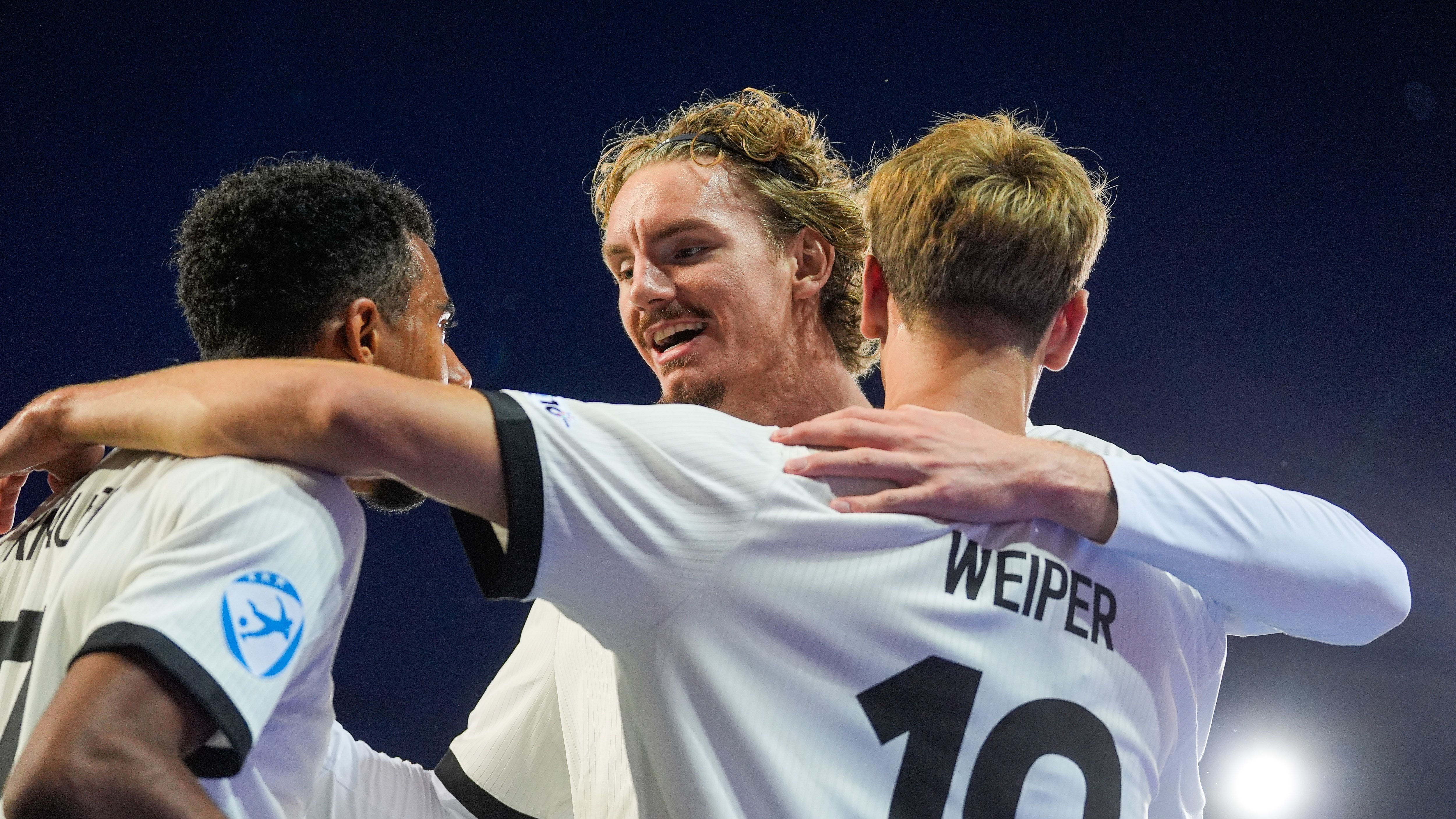 images-v3-getty-2221374740-crop-MM5DKMBQGA5DEOBRGM5G433XMU5DAORQ-GettyImages-2221374740