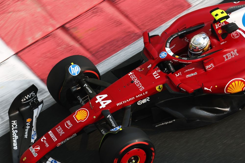 images-mgl-0rVxMg70-s1000-lewis-hamilton-ferrari