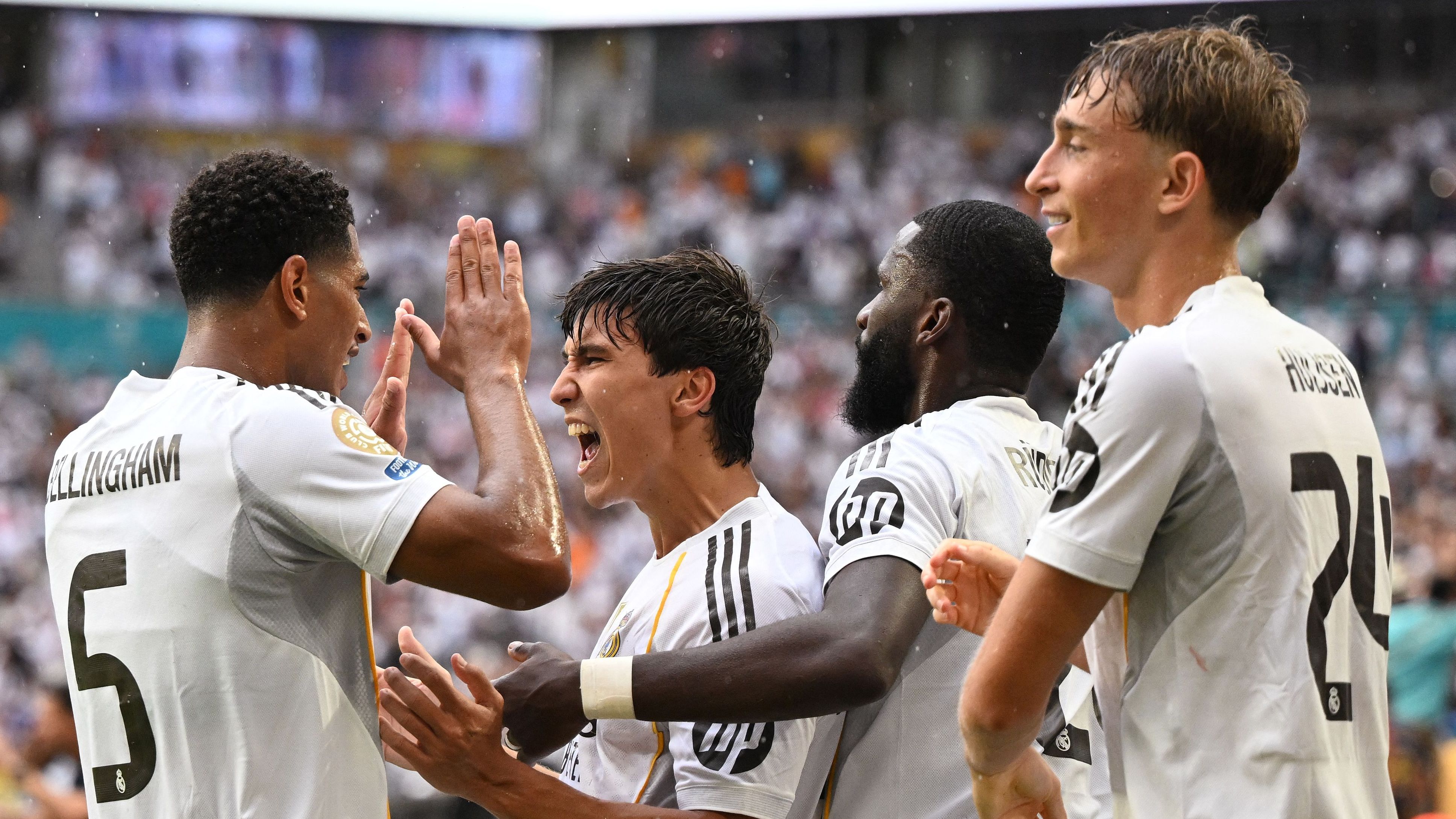 images-v3-getty-2222345033-crop-MM5DGOBXGI5DEMJXHA5G433XMU5DMMZSHIYTGMI=-GettyImages-2222345033