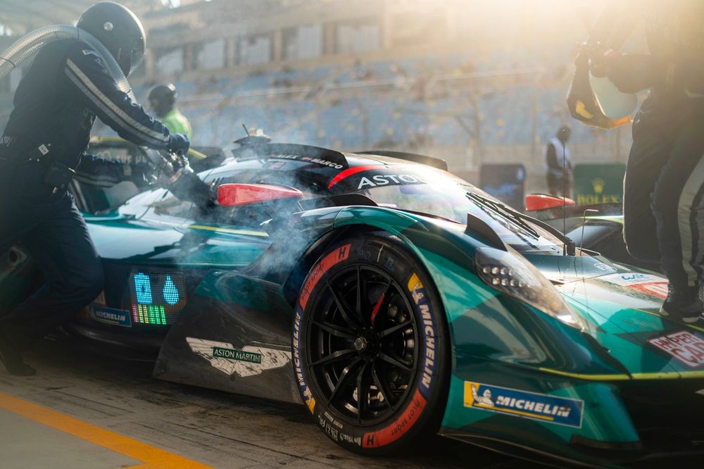 images-mgl-2jEDbzM0-s1000-009-aston-martin-thor-team-ast