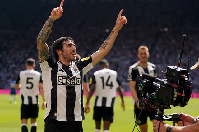 v2-image-production-7f117a26344e86ddf54b030954ae1effY29udGVudHNlYXJjaGFwaSwxNzYxMjIwODI4-2.80070991