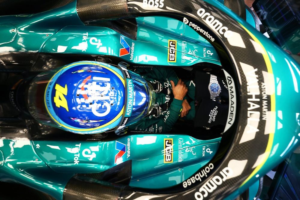 images-mgl-2GdwjAoY-s1000-fernando-alonso-aston-martin-r