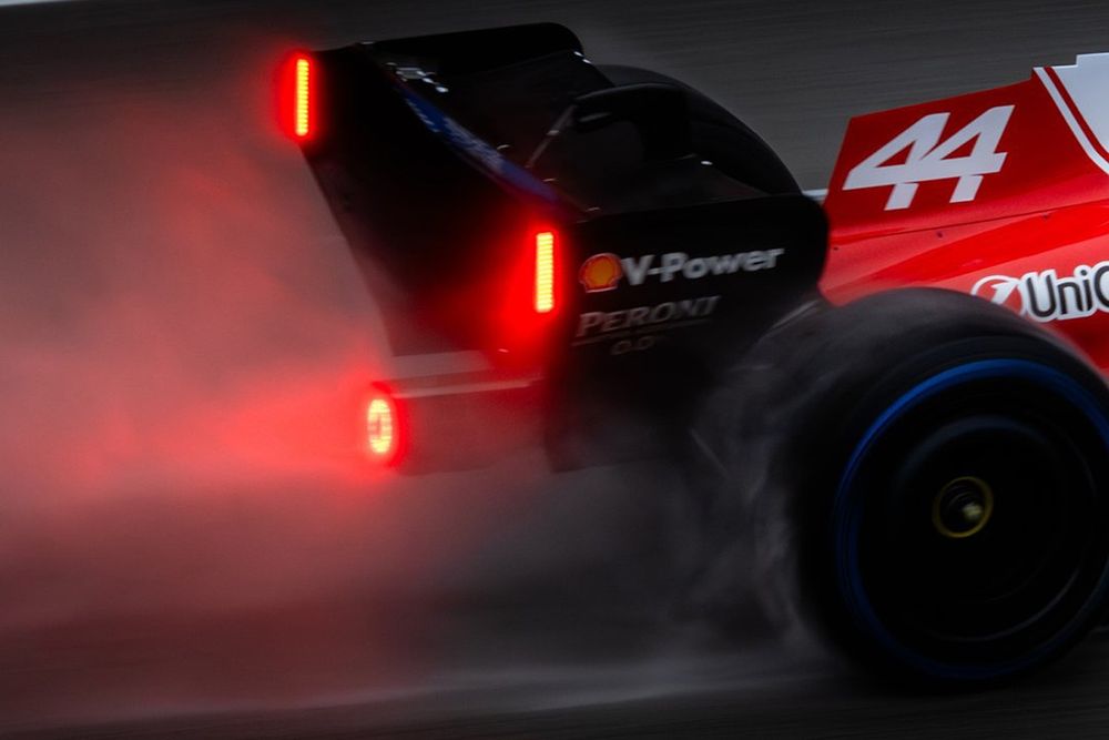 images-mgl-6n7AlOl0-s1000-lewis-hamilton-ferrari