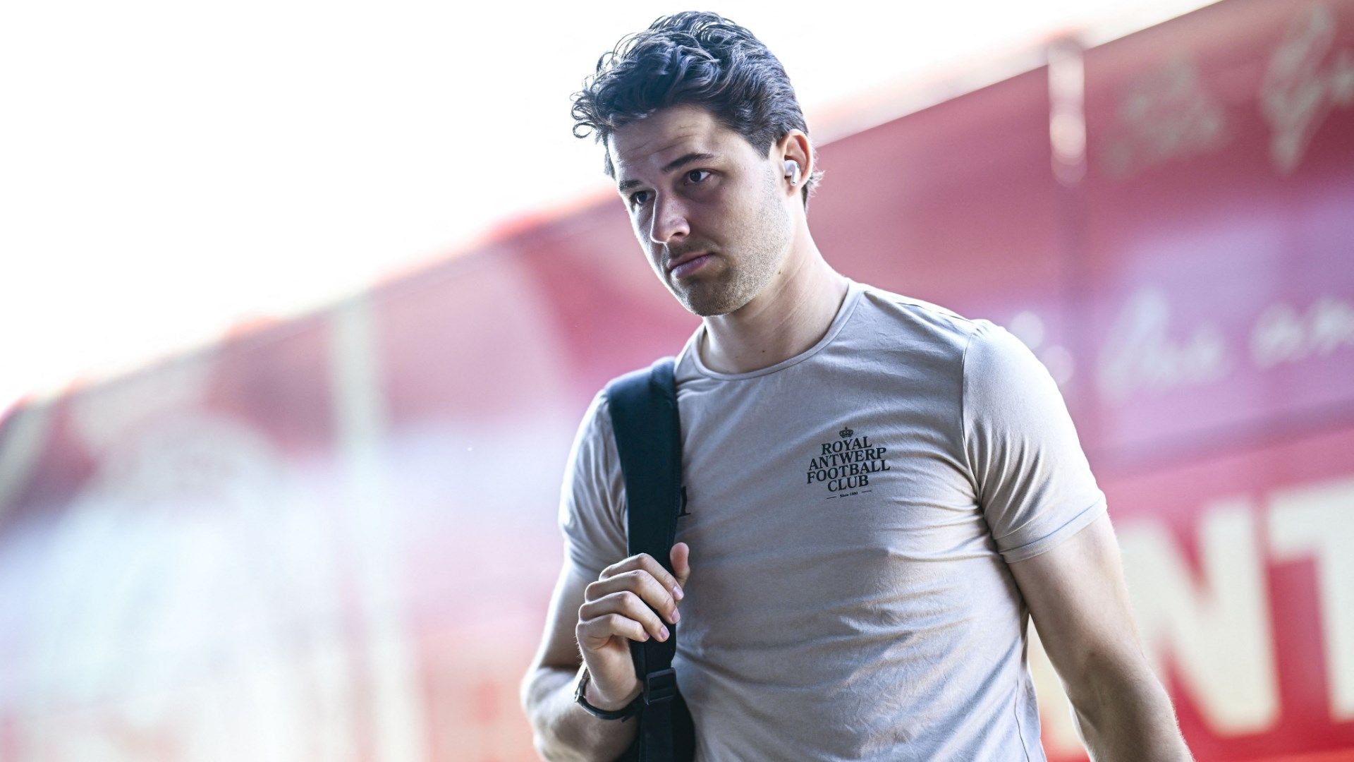 images-v3-blt9e58d0b725a33685-GOAL%20-%20Blank%20WEB%20-%20Facebook(3012)