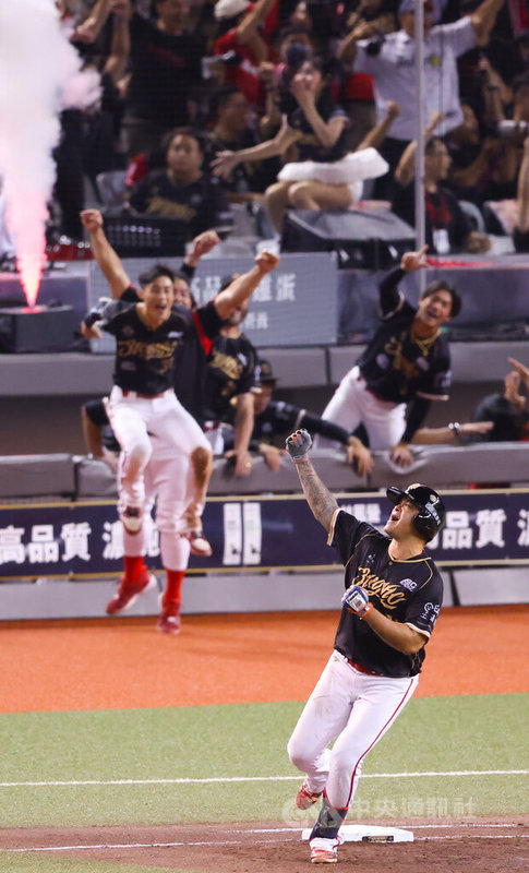 www-WebPhotos-800-20250907-621x1024_wmky_0_C20250907000205