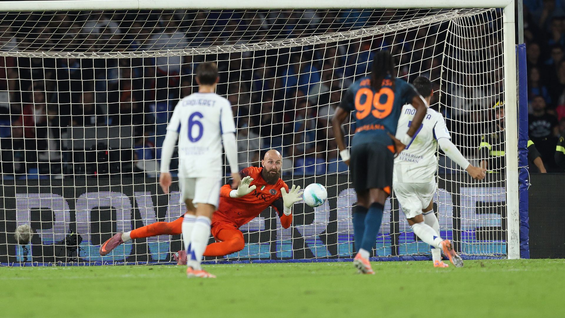 images-v3-blt4017b408df3dc128-GettyImages-2244487615(1)