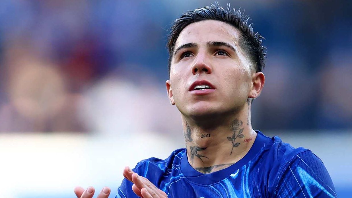 images-v3-bltc8f93a4208b8bd44-crop-MM5DCMRTG45DMOJWHJXG653FHI3DQMZ2GEYQ====-enzo%20fernandez