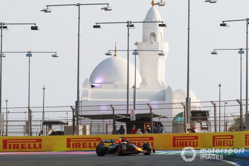 images-mgl-6D1yqNJ0-s1000-max-verstappen-red-bull-racing