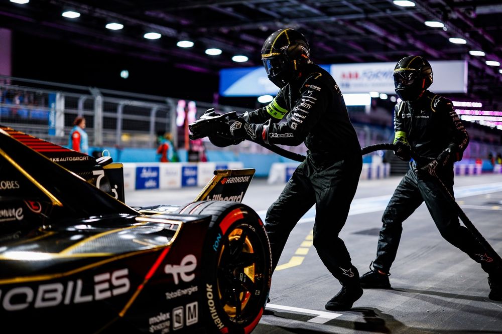 images-mgl-6gplJxG0-s1000-maximilian-guenther-ds-penske