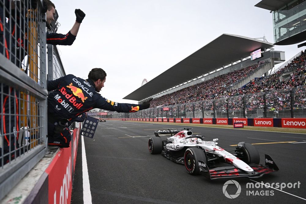 images-mgl-YXR33zR0-s1000-max-verstappen-red-bull-racing