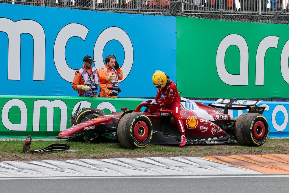 images-mgl-YpNRKMN0-s1000-lewis-hamilton-ferrari-crash