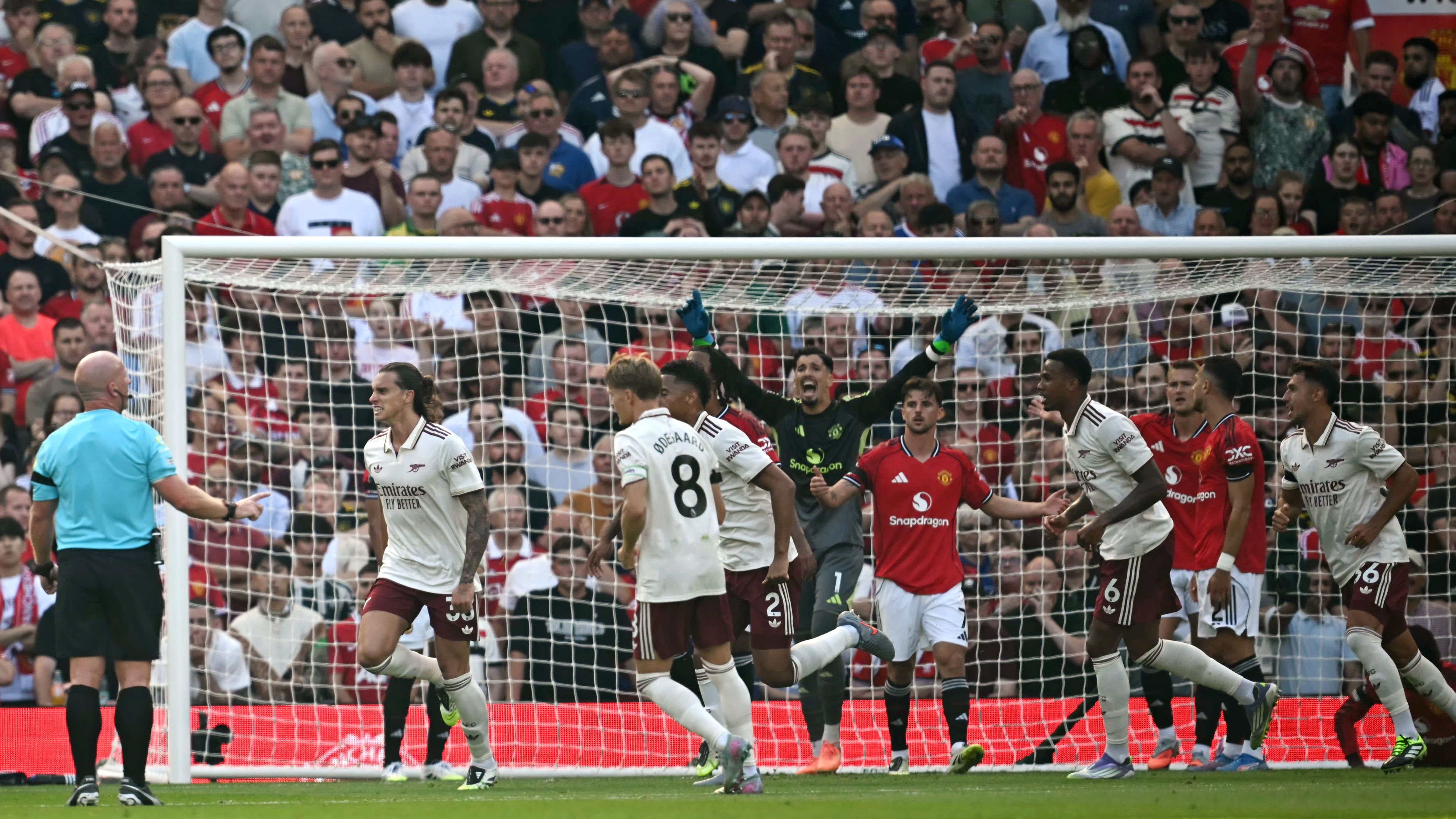 images-v3-getty-2229895125-crop-MM5DKMBQGQ5DEOBRGU5G433XMU5DAORVGIYQ====-GettyImages-2229895125