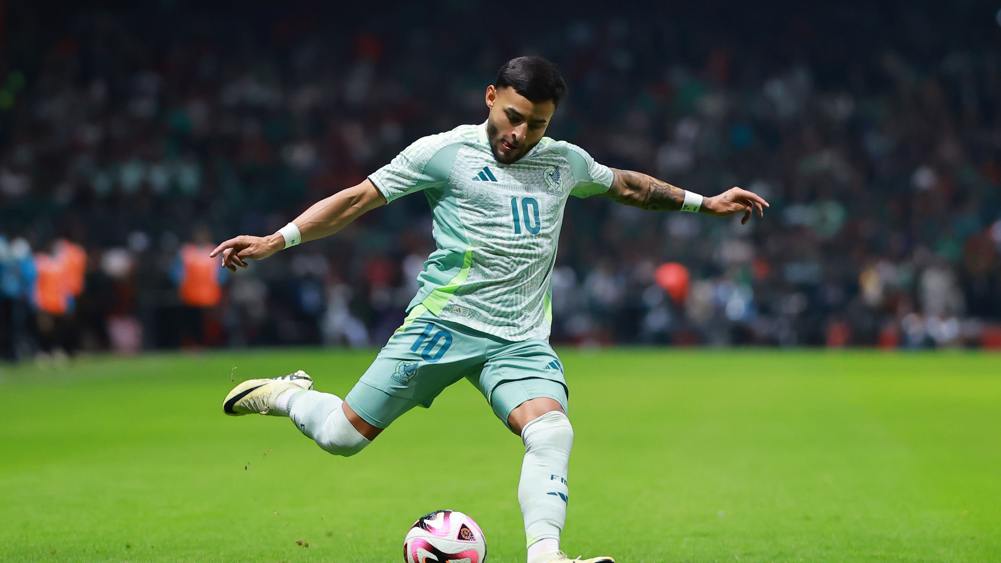 images-v3-getty-2185850673-crop-MM5DGNJQGA5DCOJWHE5G433XMU5DAORRHAZA====-GettyImages-2185850673