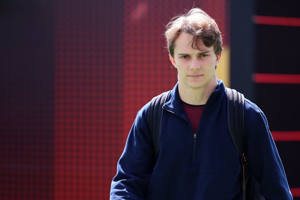 images-mgl-254MMdE0-s1000-oscar-piastri-mclaren